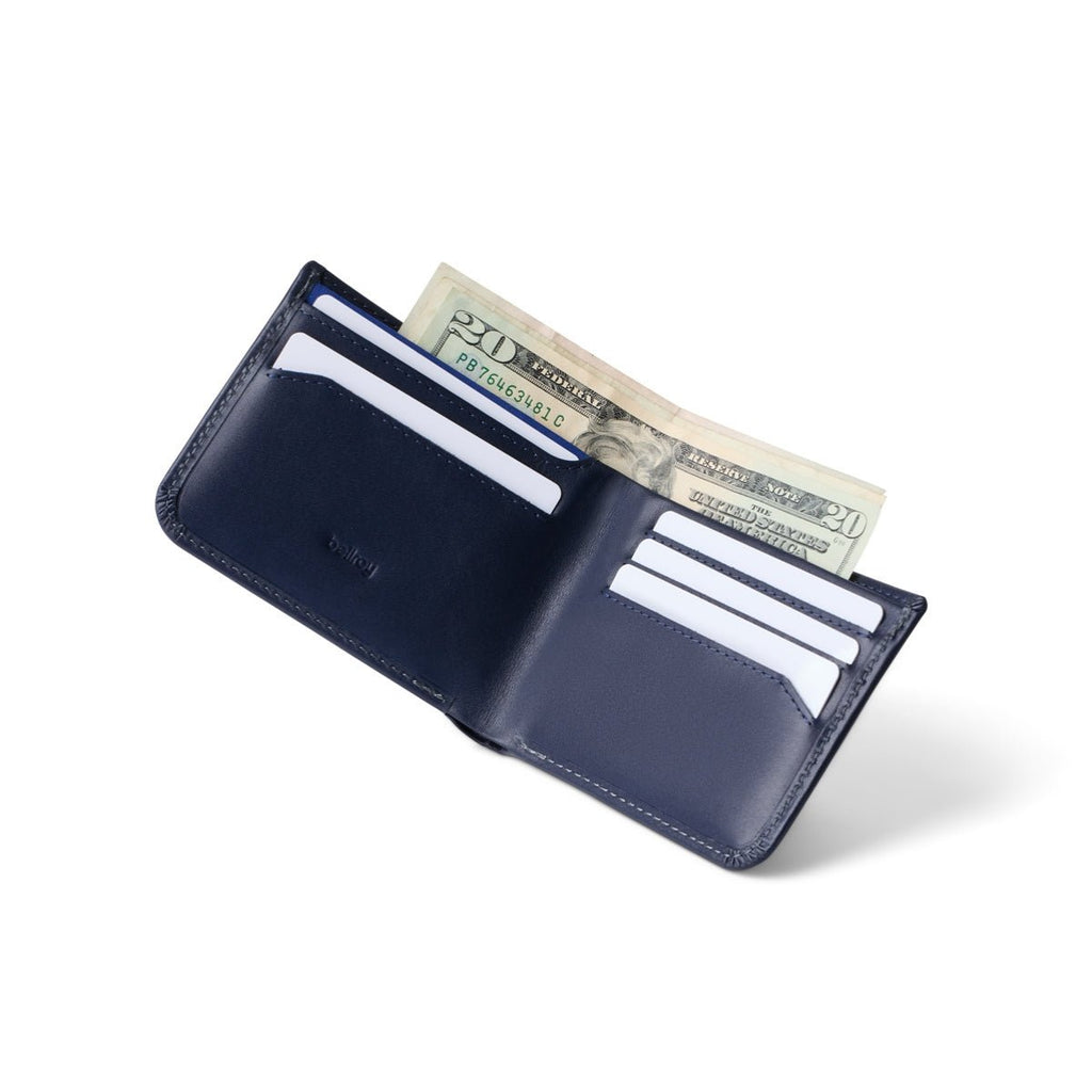 Bellroy Hide & Seek Lo in Navy