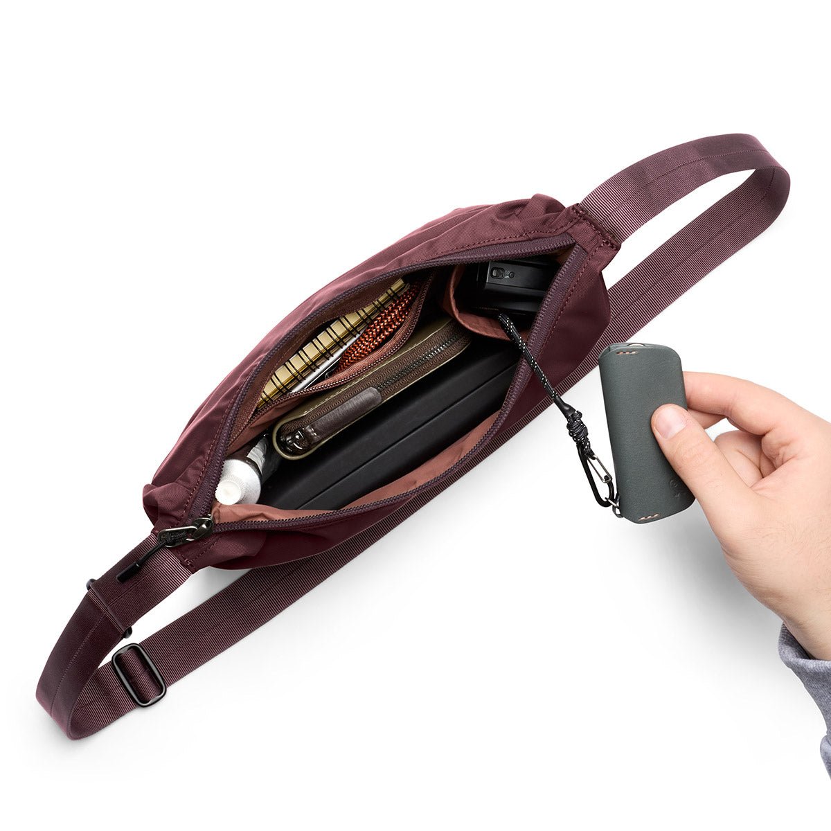 Bellroy Laneway Crescent Bag 2.5L in Fig