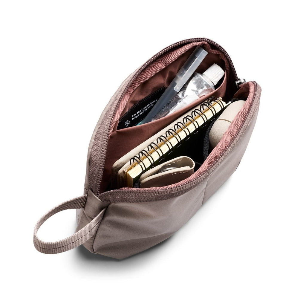 Bellroy Laneway Daily Pouch in Fawn