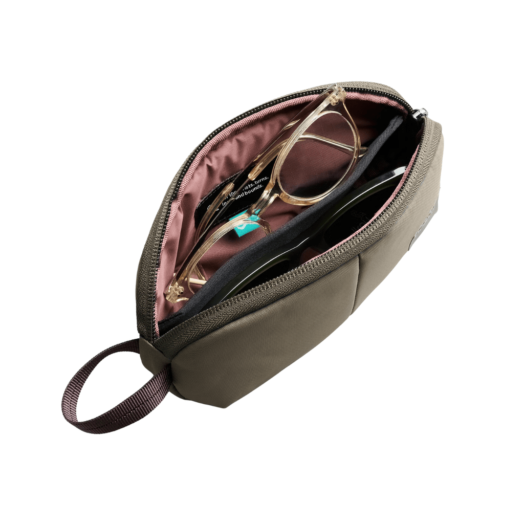 Bellroy Laneway Sunglasses Pocket in Sea Kelp