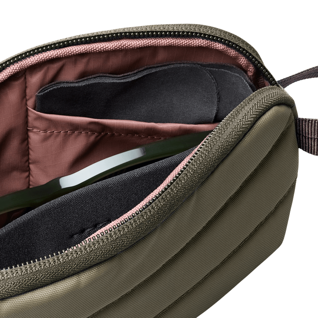 Bellroy Laneway Sunglasses Pocket in Sea Kelp
