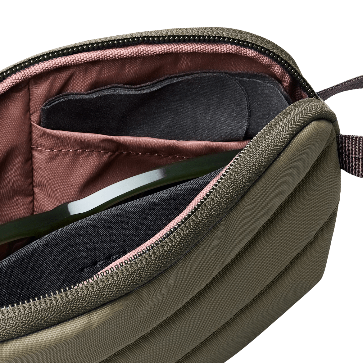 Bellroy Laneway Sunglasses Pocket in Sea Kelp