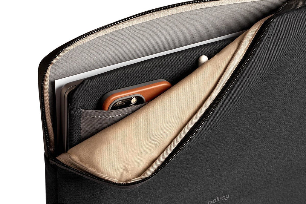 Bellroy Laptop Caddy 14" in Black