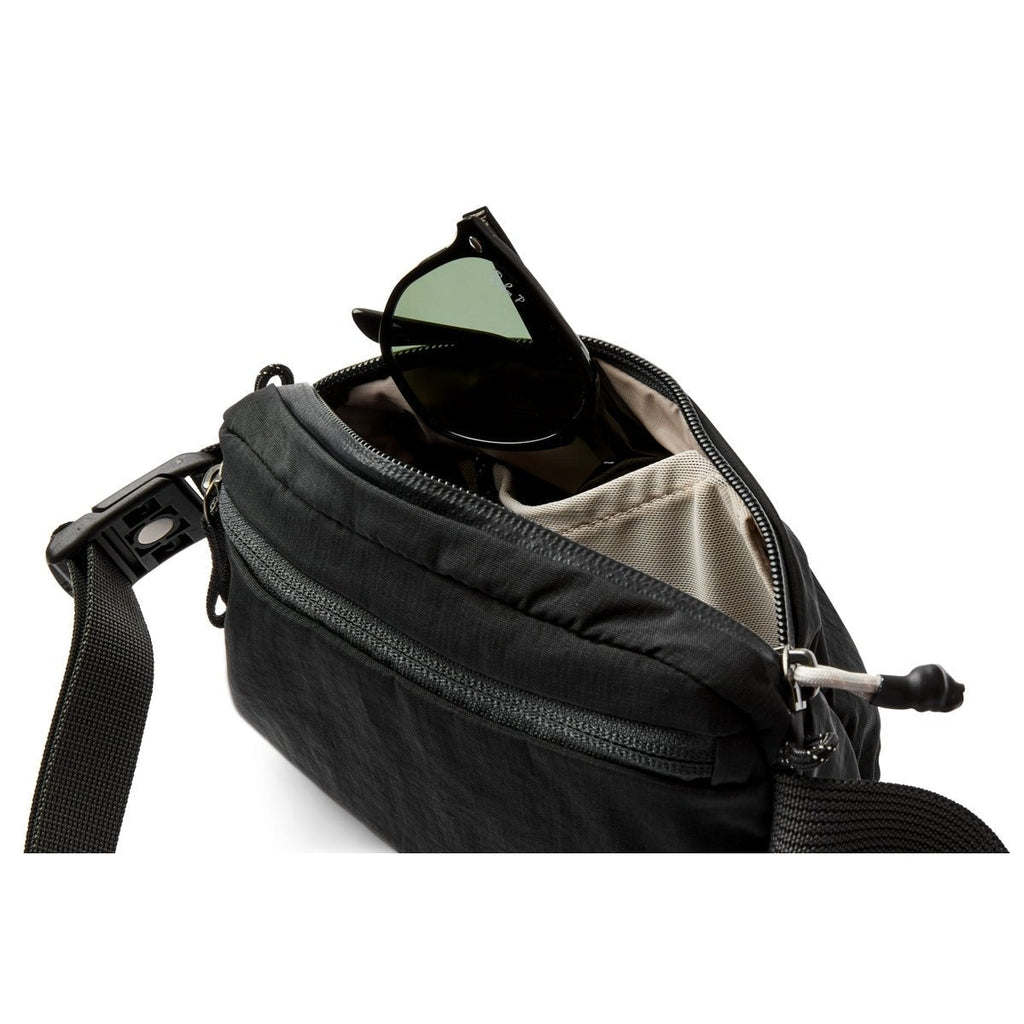 Bellroy Lite Belt Bag in Black