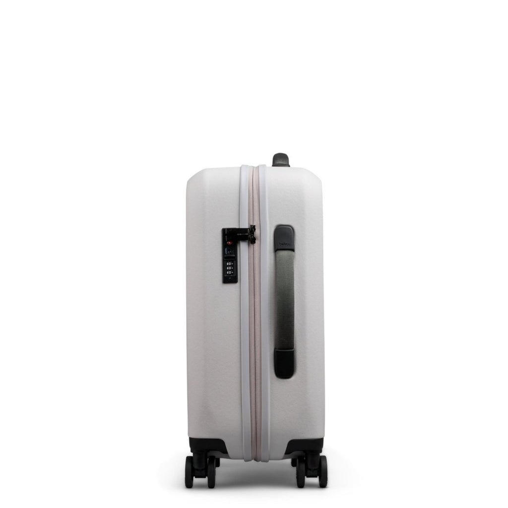 Bellroy Transit Carry-On in Chalk