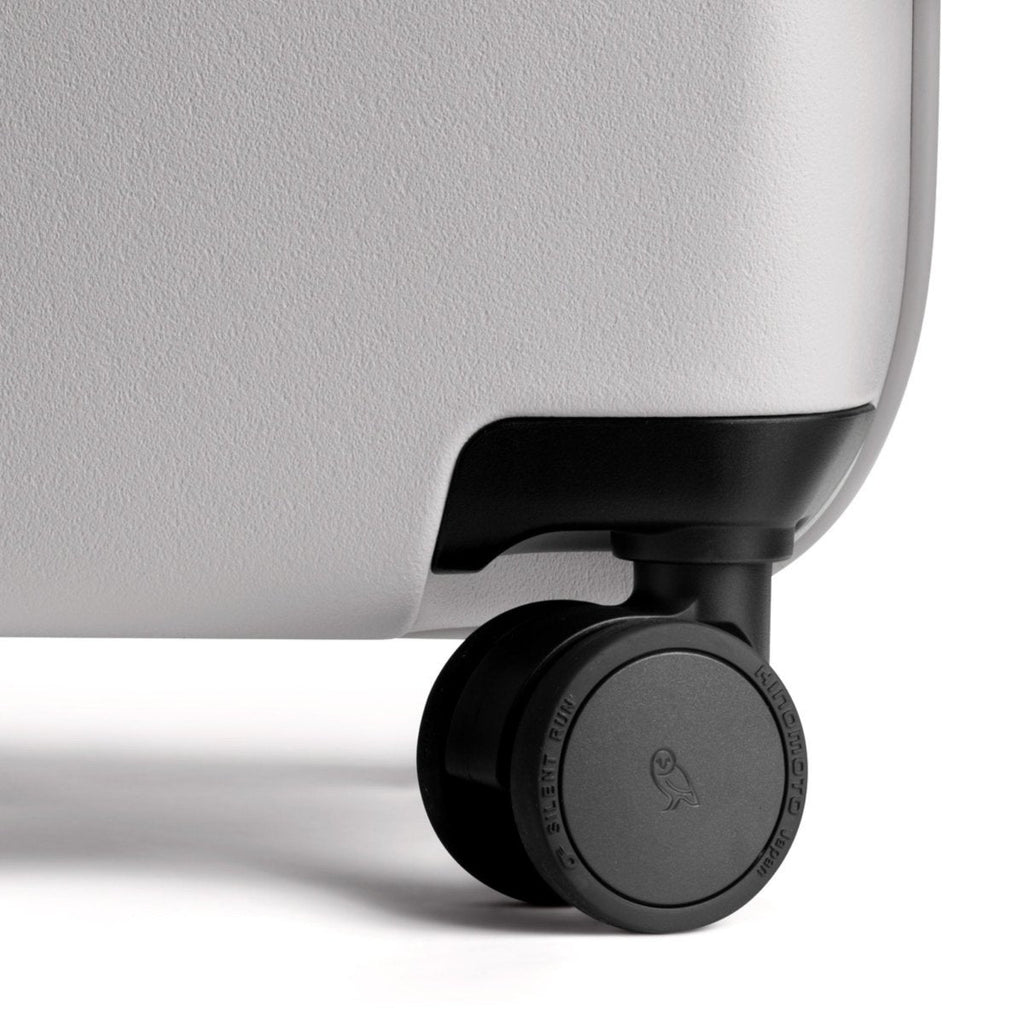 Bellroy Transit Carry-On Plus in Chalk
