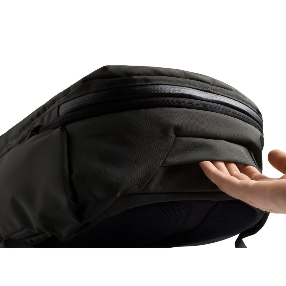 Bellroy Transit Travel Pack Pro in Olive
