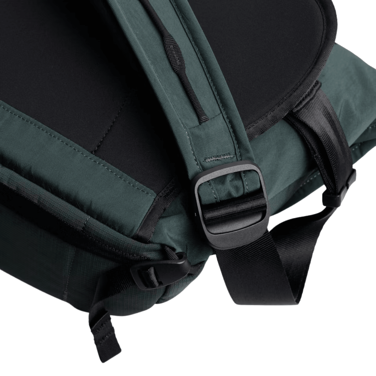 Bellroy Venture Messenger 14” in Deep Ocean