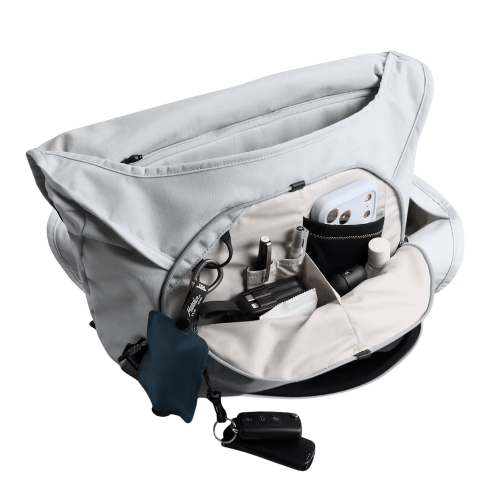 Bellroy Venture Messenger 14” in Fog
