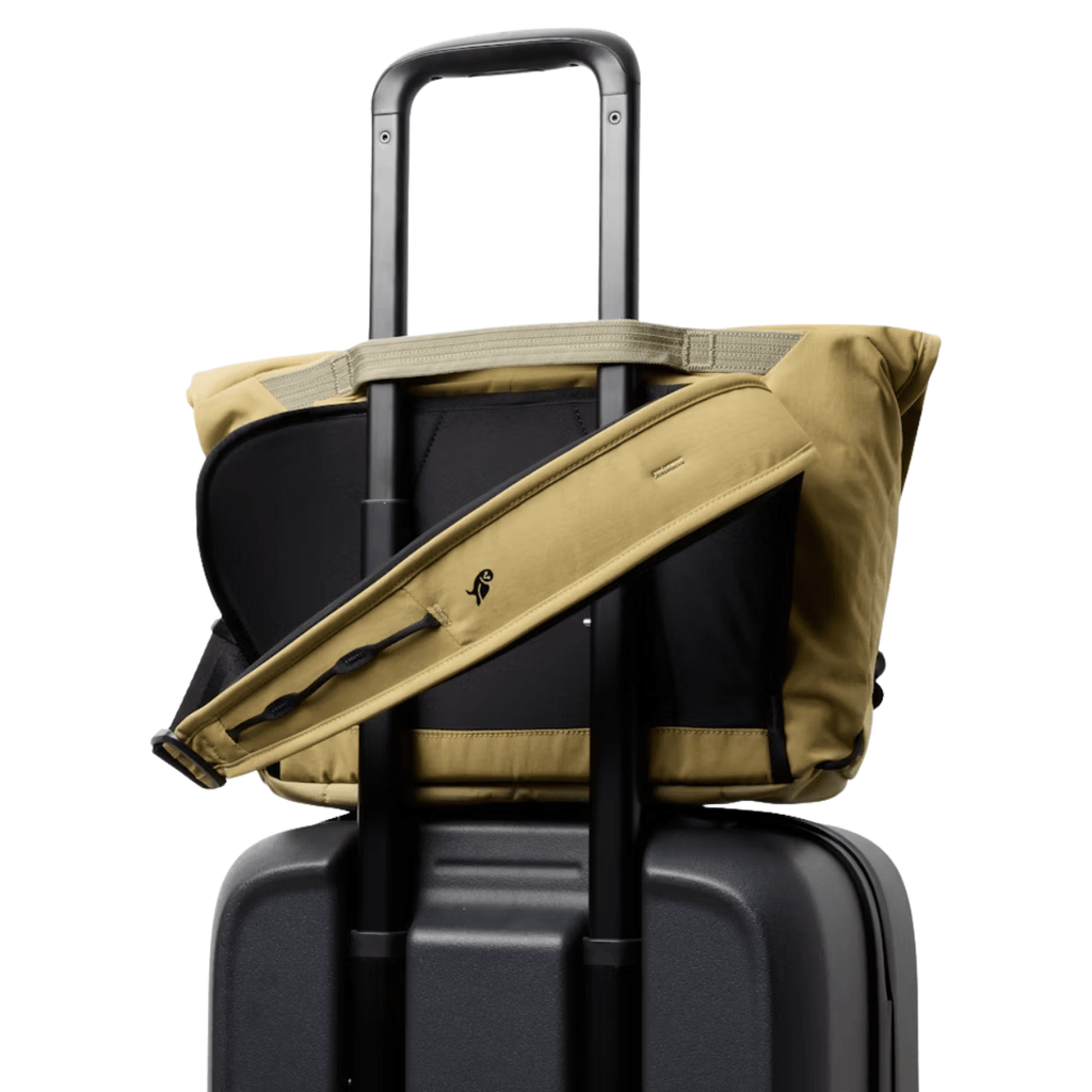 Bellroy Venture Messenger 14” in Safari