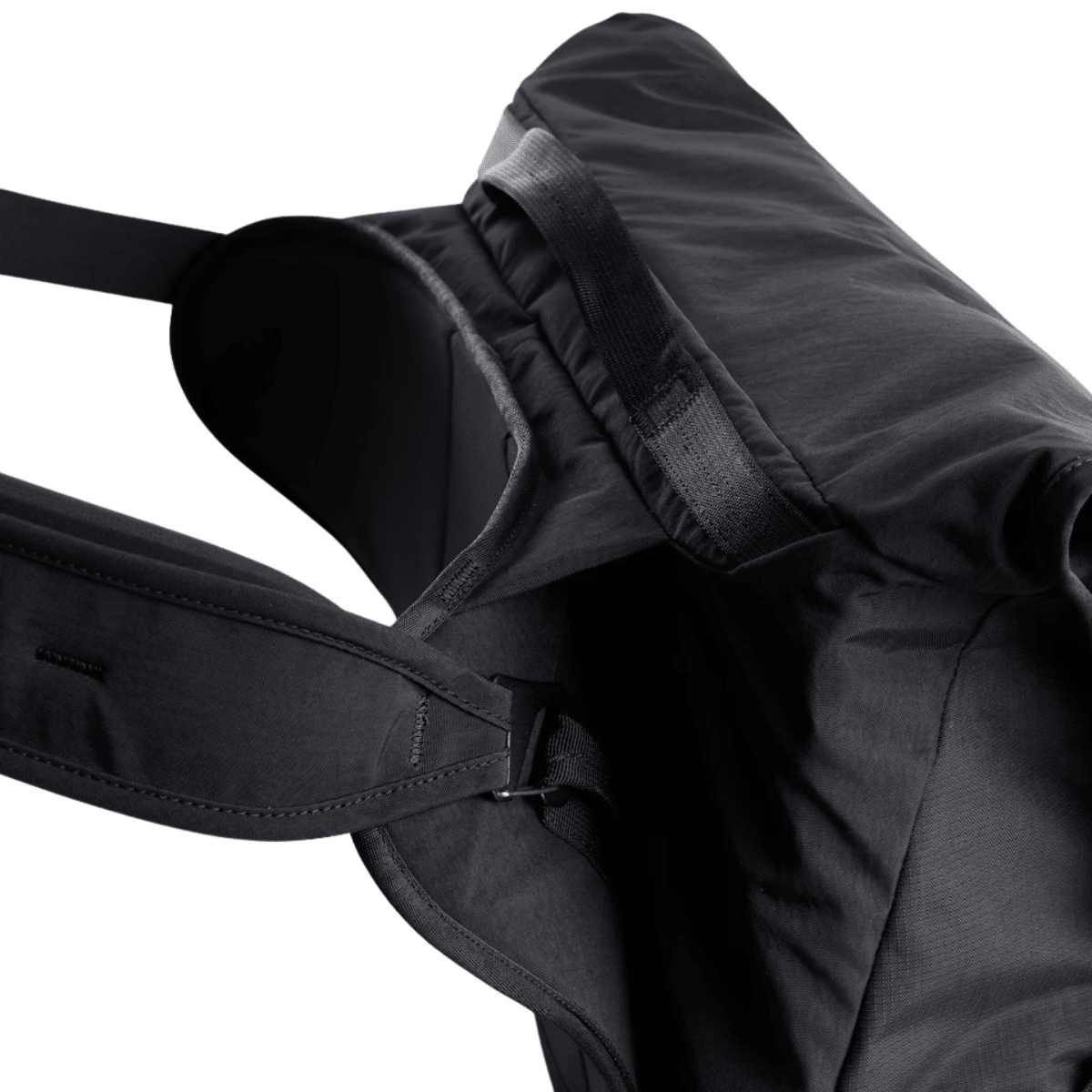 Bellroy Venture Messenger 16” in Black