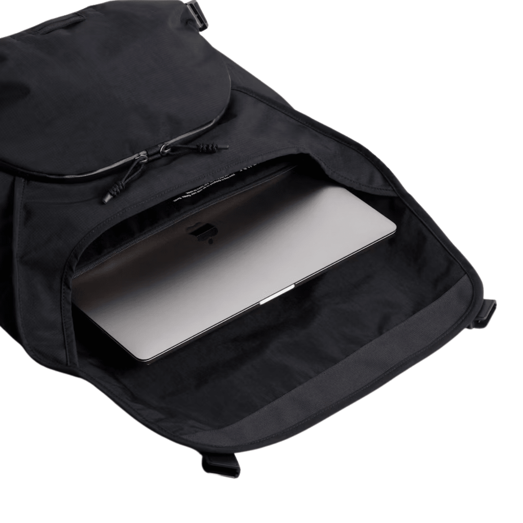 Bellroy Venture Messenger 16” in Black