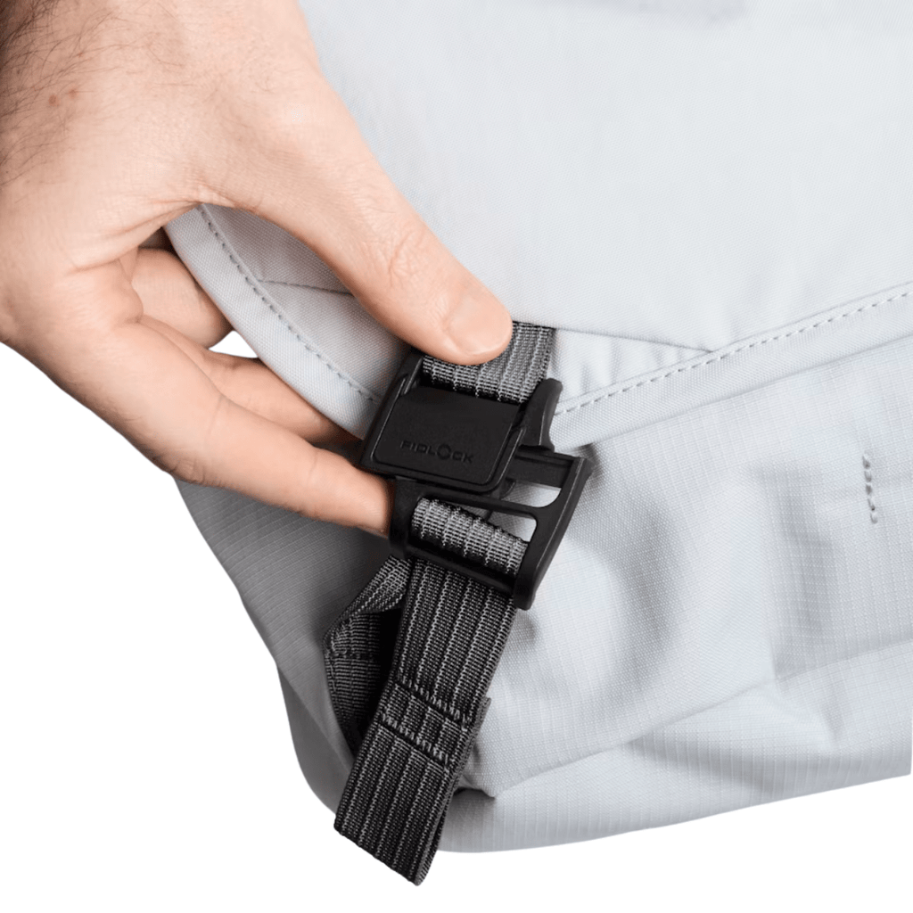 Bellroy Venture Messenger 16” in Fog