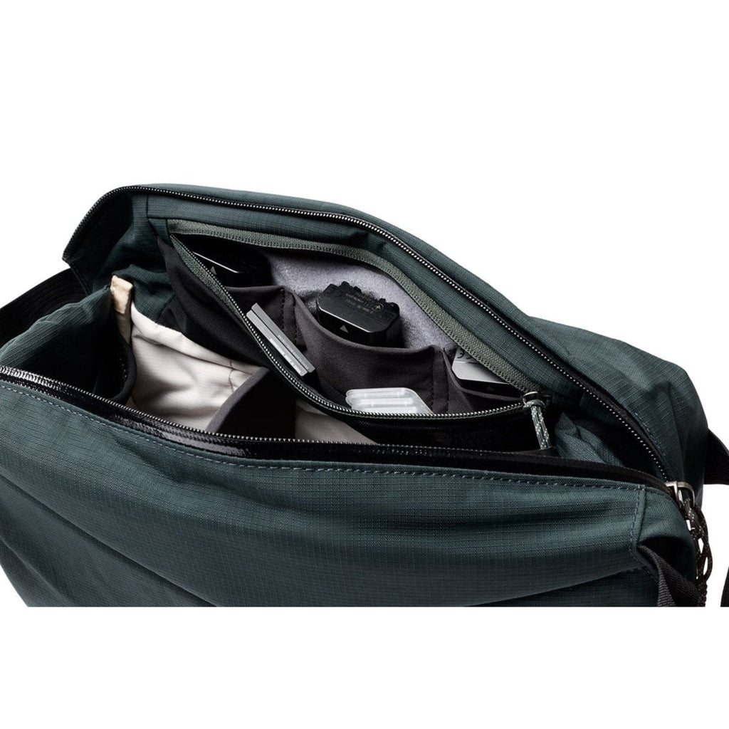 Bellroy Venture Sling 10L in Deep Ocean