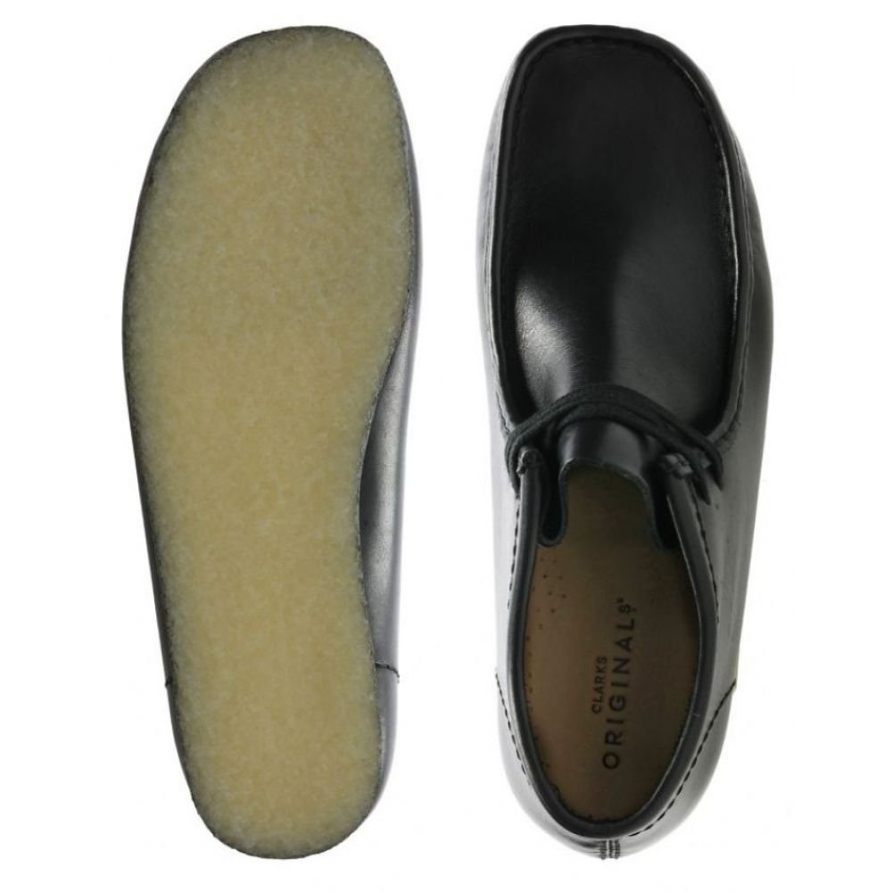 Clarks Men's Wallabee Boot in Black Leather