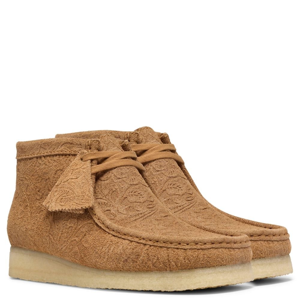 Clarks Men's Wallabee Boot in Light Tan Embossed
