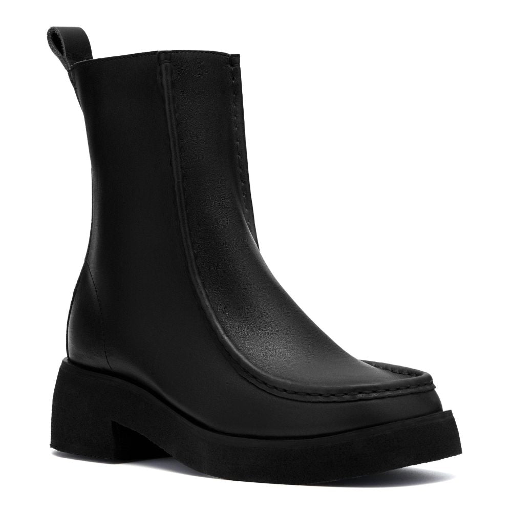 Clarks Women's Effery Zip in Black Leather