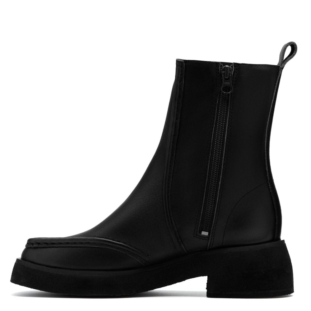 Clarks Women's Effery Zip in Black Leather