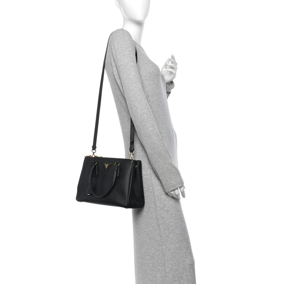 Saffiano Medium Galleria Double Zip Tote Black