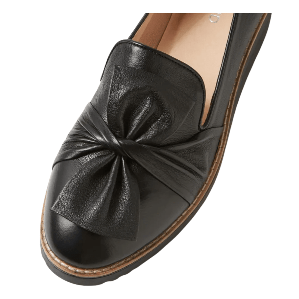 Django & Juliette Women's Oclem in Black