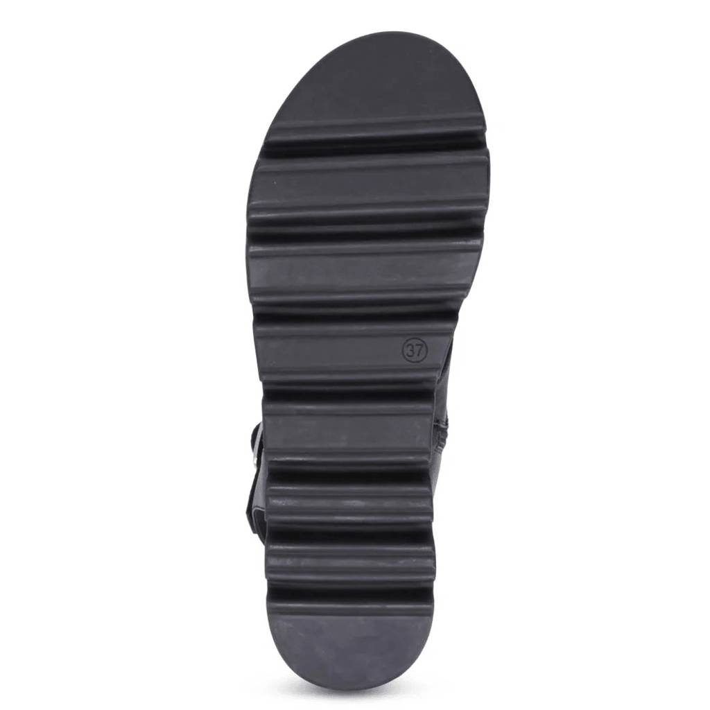 Django & Juliette Women's Ruffus in Black