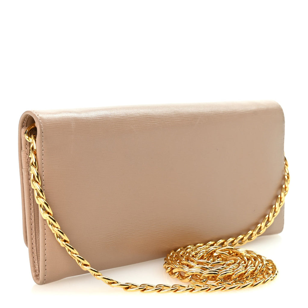 Vitello Move Metal Oro Chain Wallet Cammeo