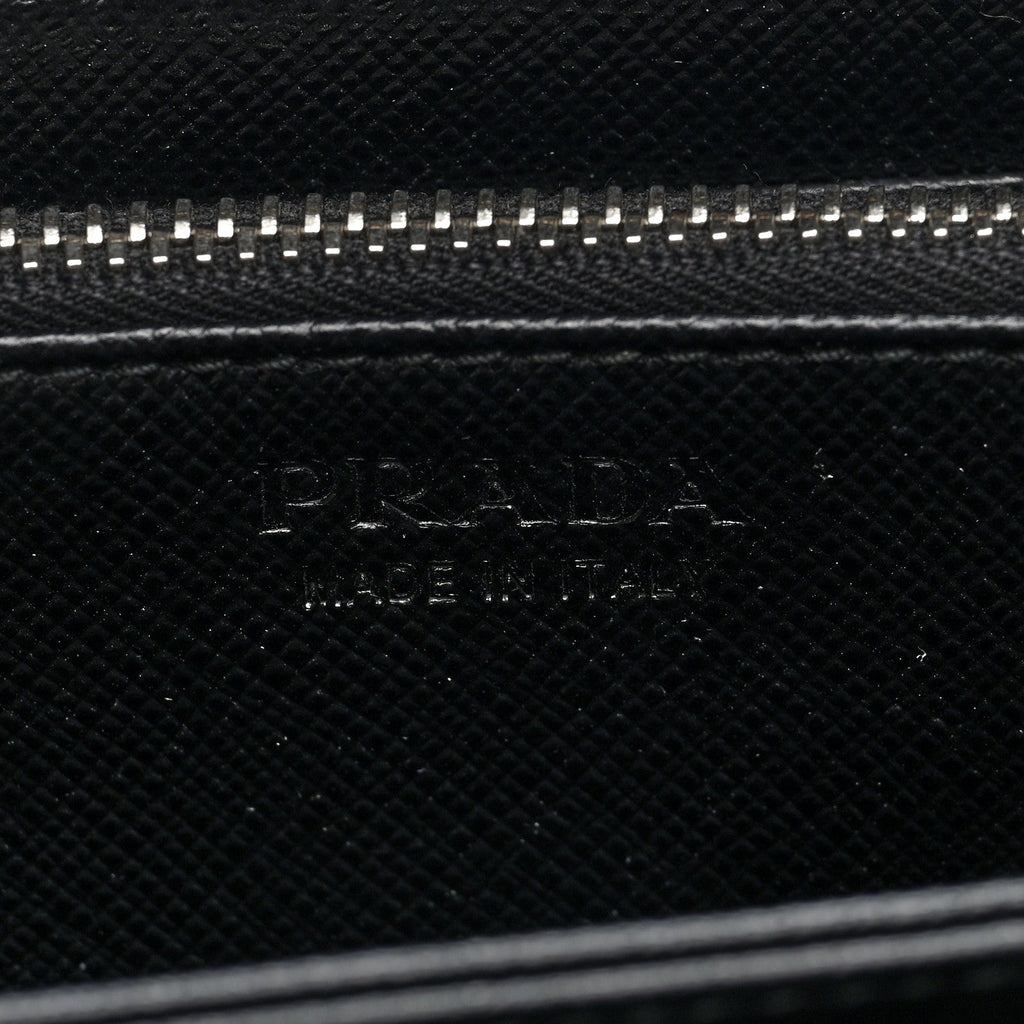 Saffiano Triangle Zip Wallet Black