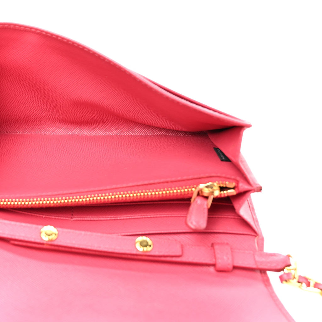 Saffiano Wallet on Chain Peonia