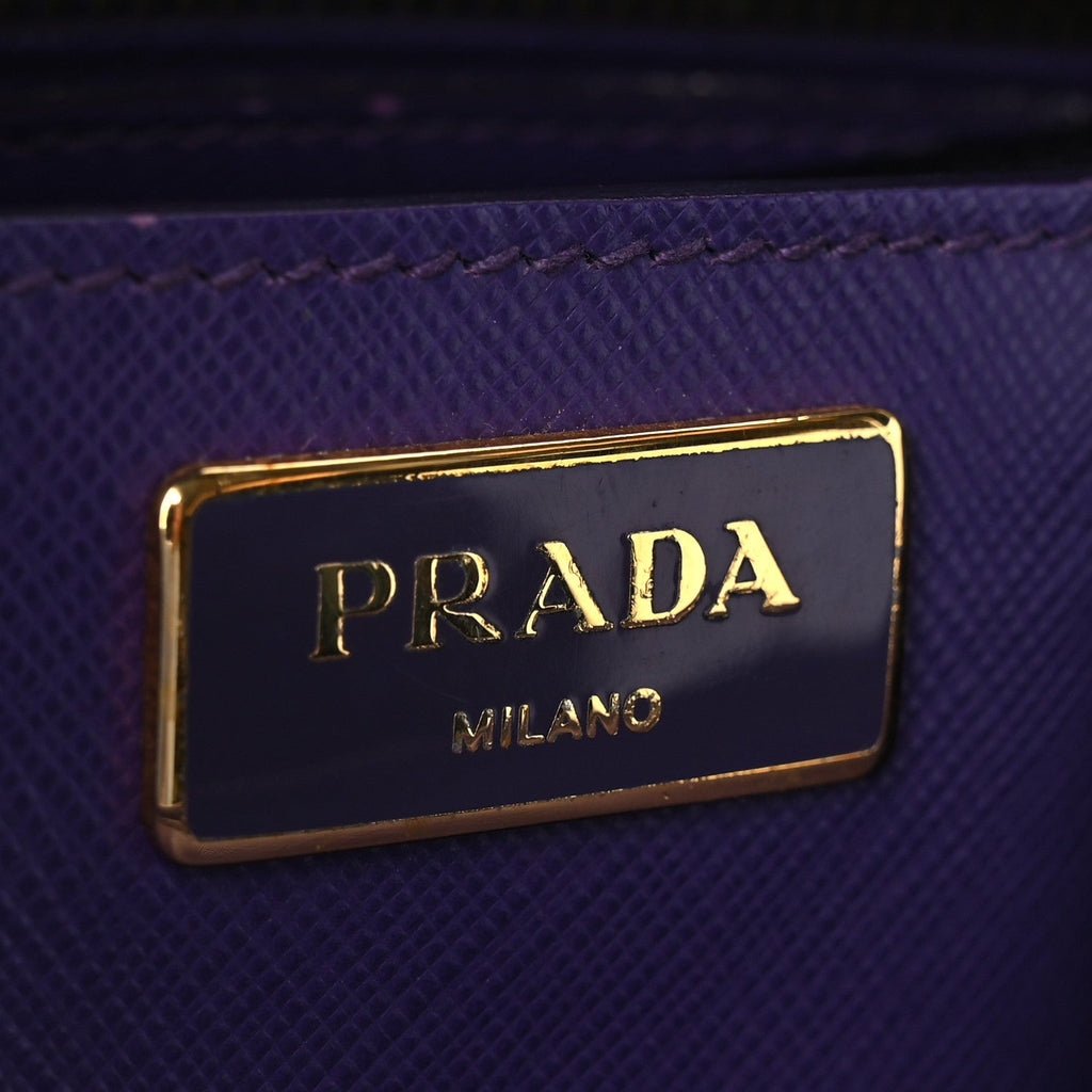 Saffiano Medium Galleria Double Zip Tote Viola