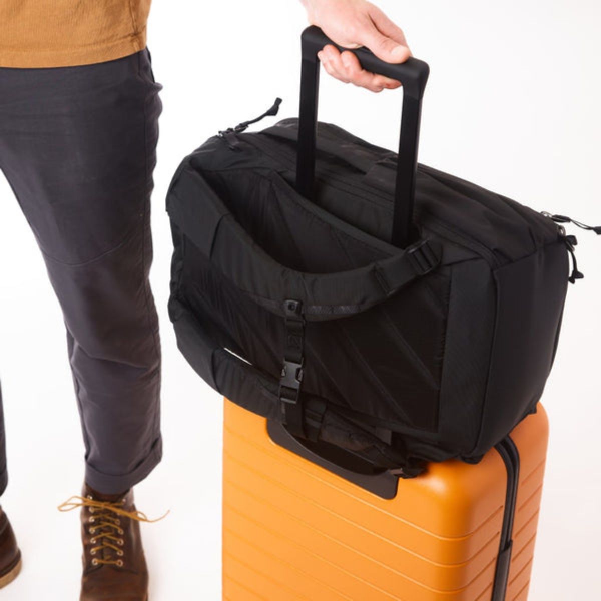 Evergoods Civic Travel Bag 20L in Solution Dyed Black