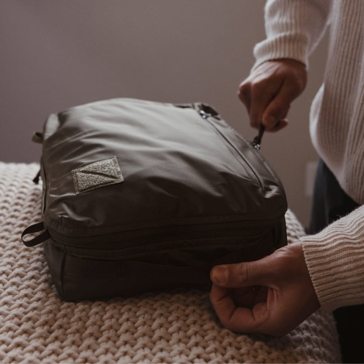 Evergoods Transit Packing Cube 10L in OD Green