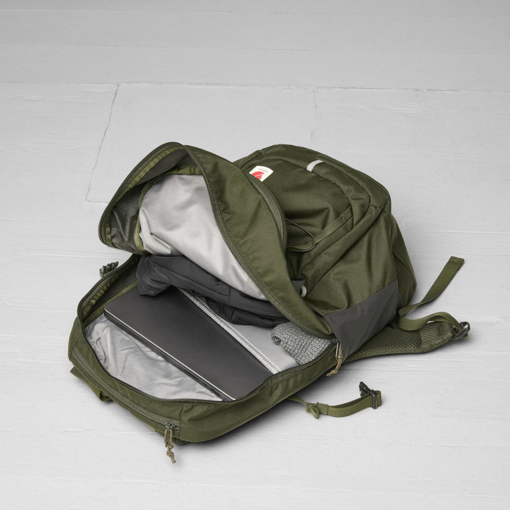 Fjallraven Skule 28 in Deep Forest
