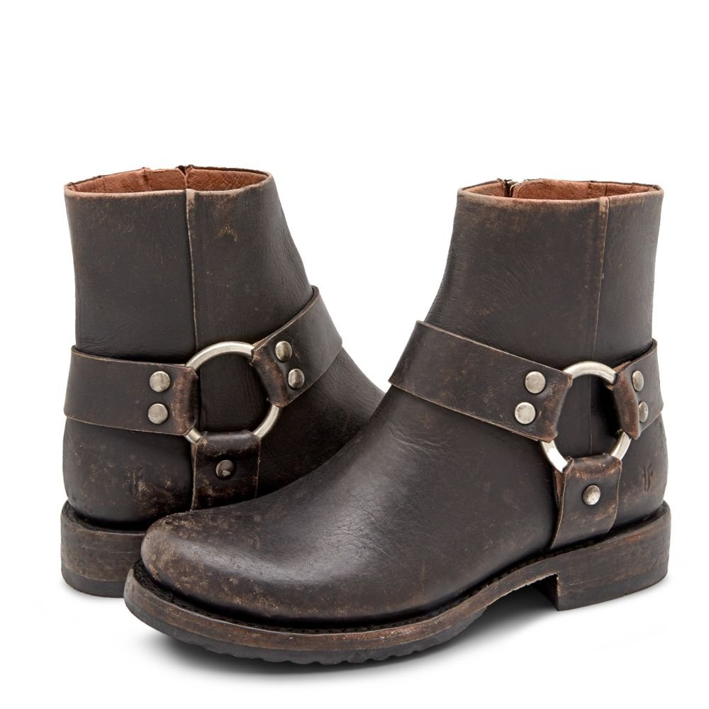 Frye Women's Veronica Harness Short in Blackfull Grain Brush Off