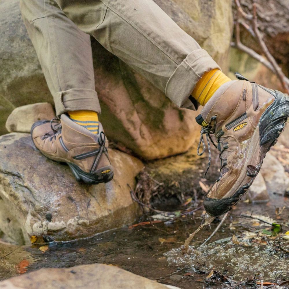 Keen Men's Targhee II Waterproof Hiking Boot in Shitake/Brindle