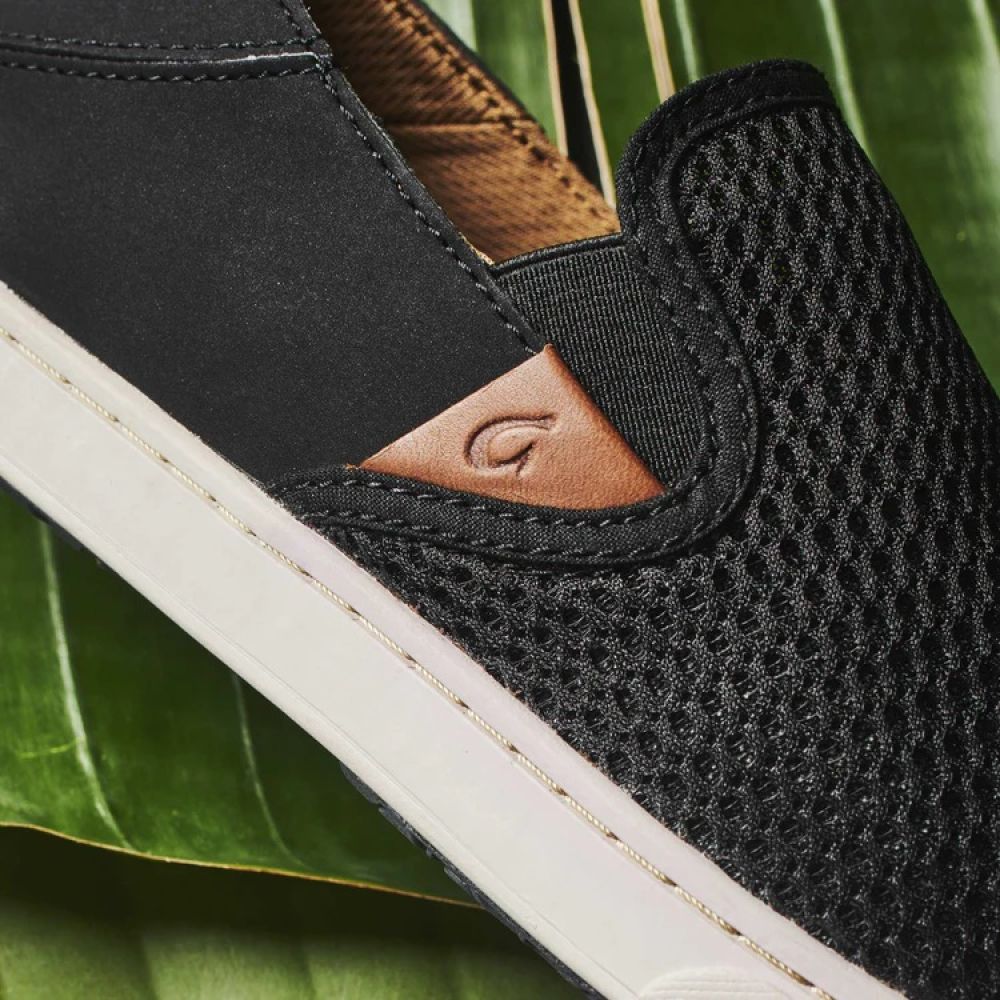 OluKai Women's Pehuea in Black