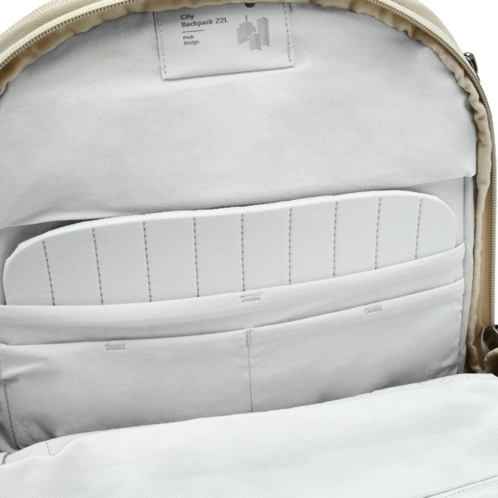 Peak Design City Backpack 22L in Moon