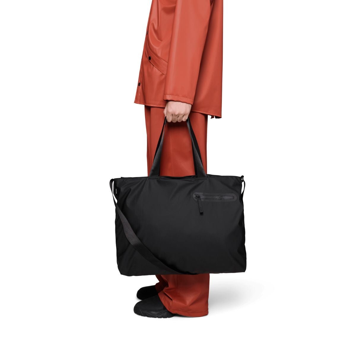 Rains Dash Messenger Tote Bag in Black