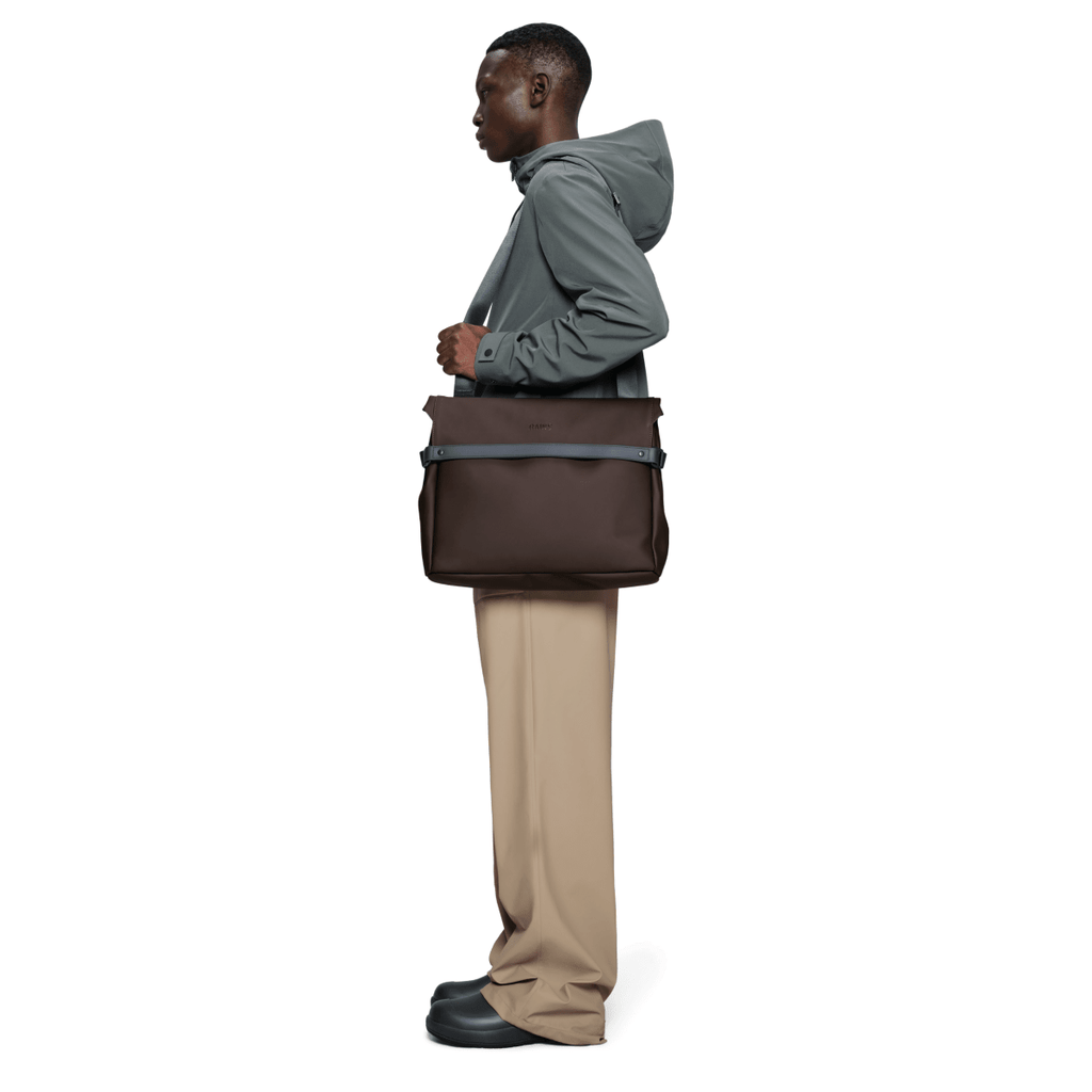 Rains OTG Messenger Bag in Bark