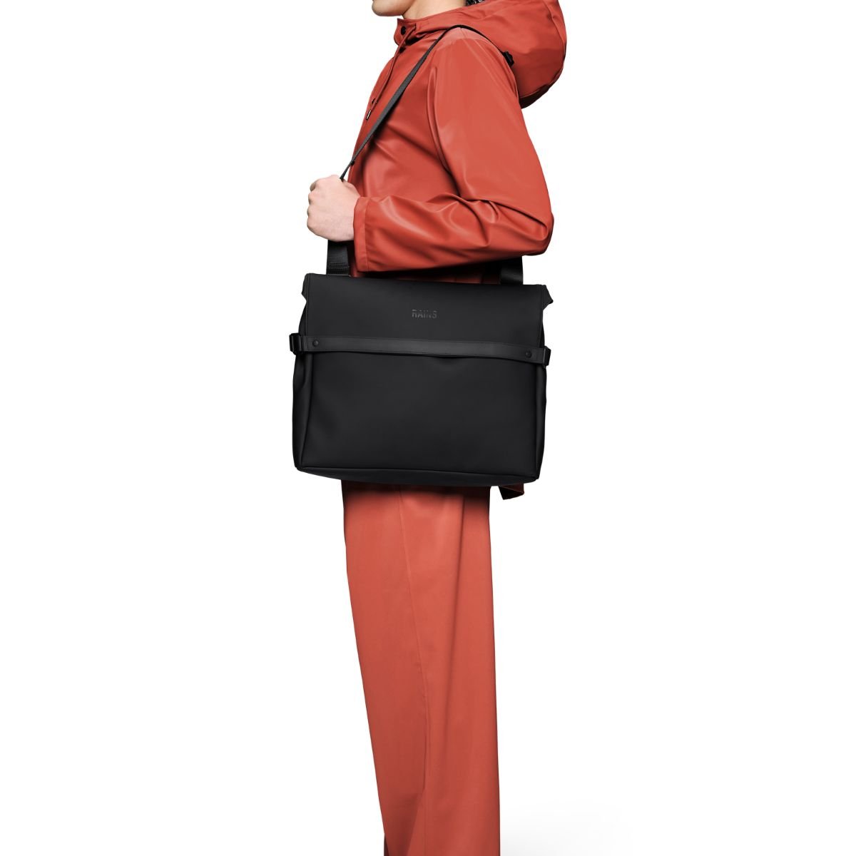 Rains OTG Messenger Bag in Black
