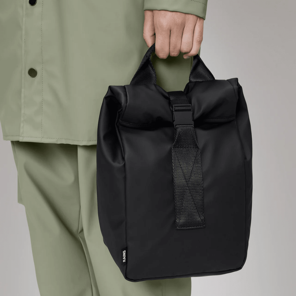 Rains Soft Cooler Lunch Bag in Black