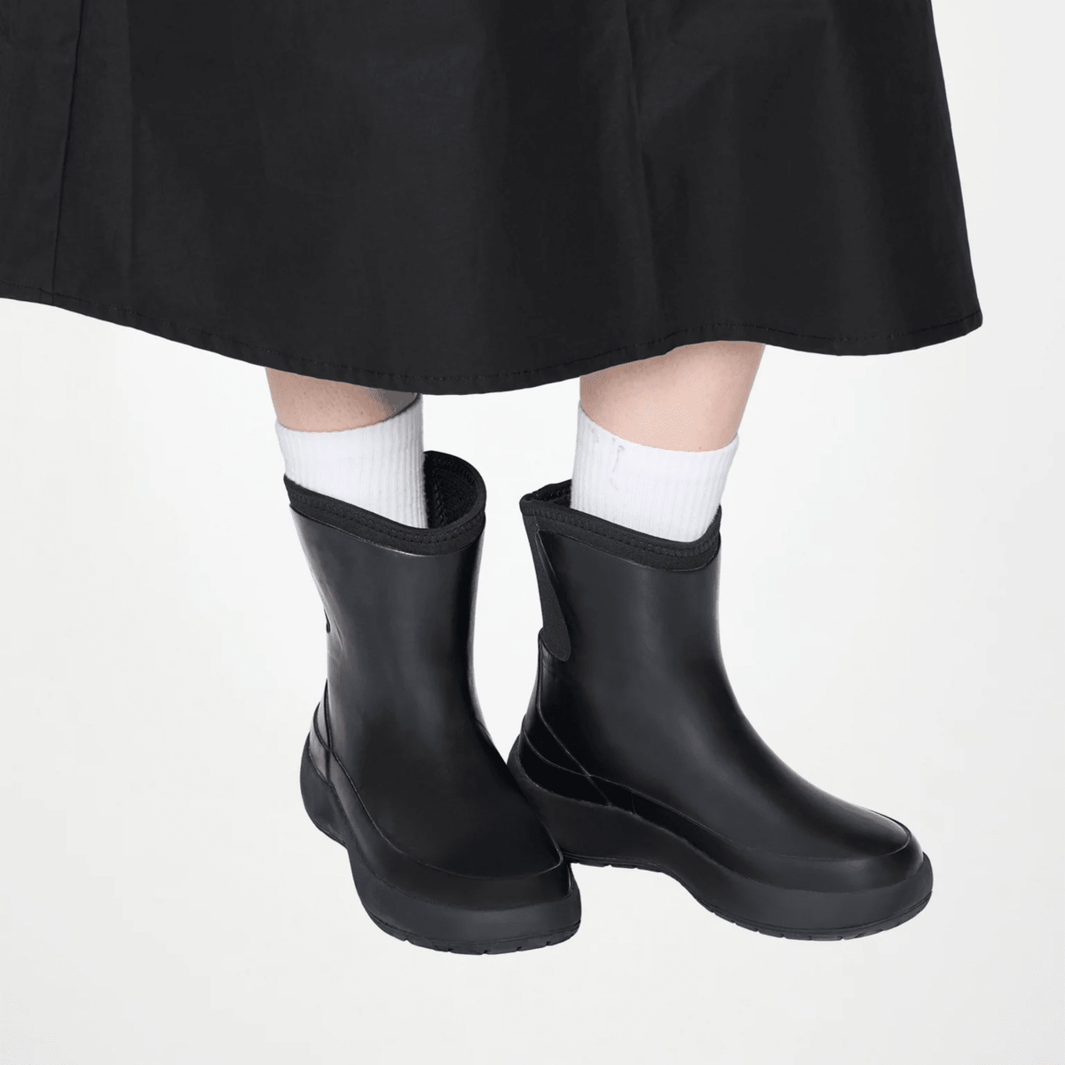 Rains Women's Dry Boot Mid in Black