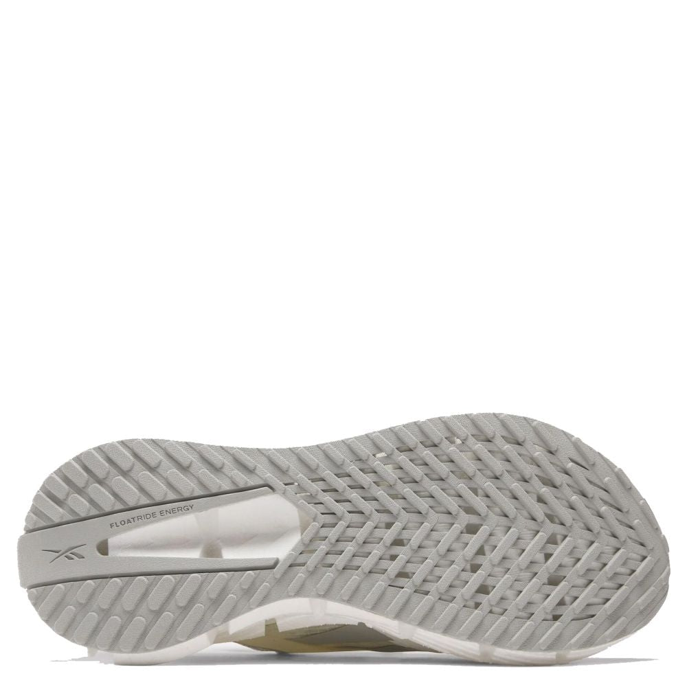 Reebok Women's FloatZig 1 in Chalk/Alabaster/Grey1