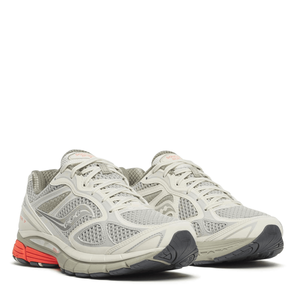 Saucony Women's ProGrid Guide 7 in Tofu/Fire
