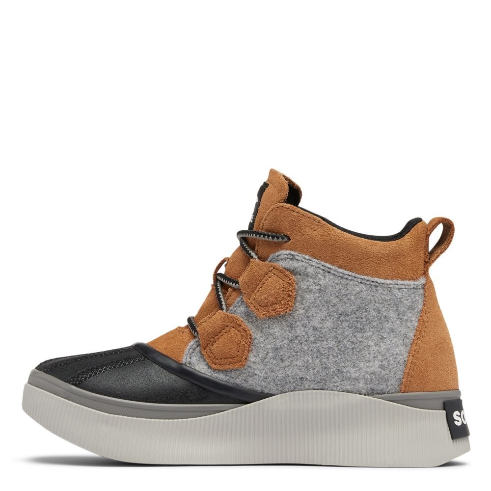 Sorel Women's Out N About IV Classic Waterproof Boot in Taffy/Dove